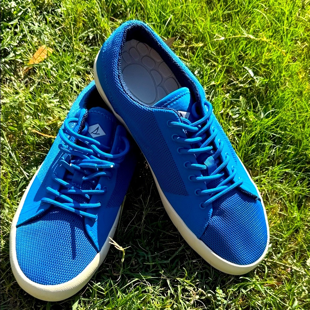 Sperry Vibrant Blue Mesh Sneakers Men size 9 M